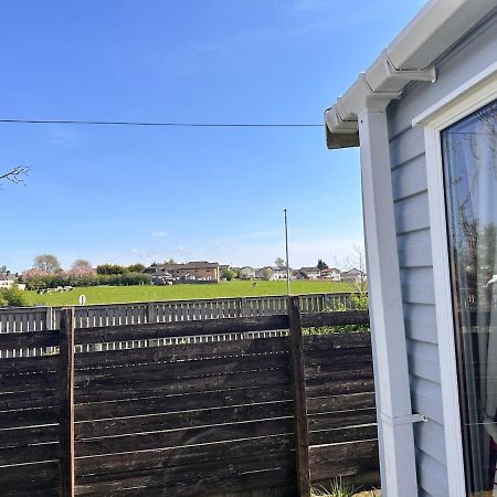 3-Bedroom Swift Caravan - Uddingston, グラスゴー エクステリア 写真
