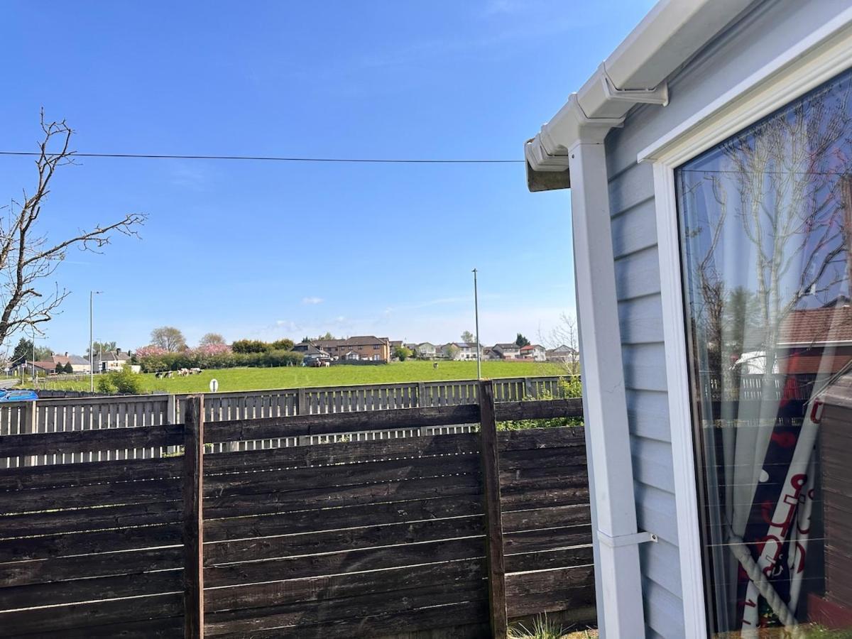 3-Bedroom Swift Caravan - Uddingston, グラスゴー エクステリア 写真