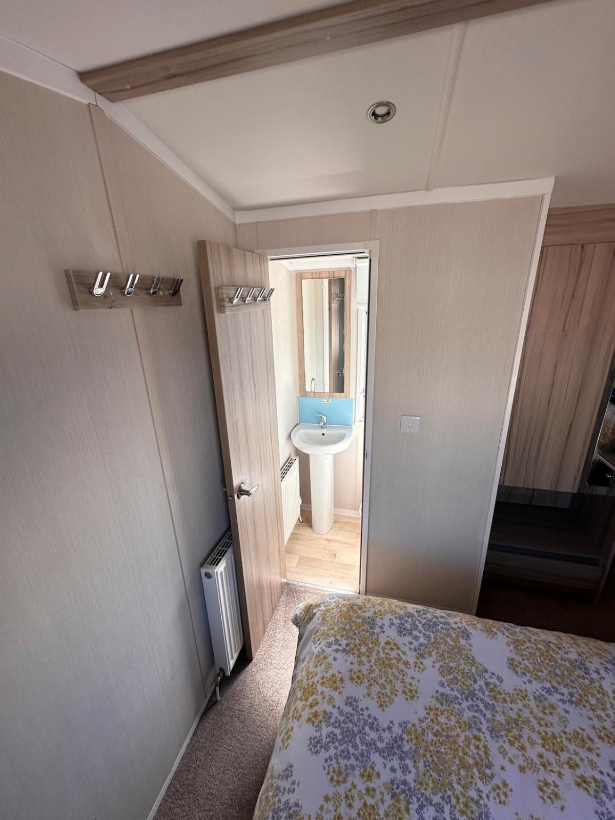 3-Bedroom Swift Caravan - Uddingston, グラスゴー エクステリア 写真