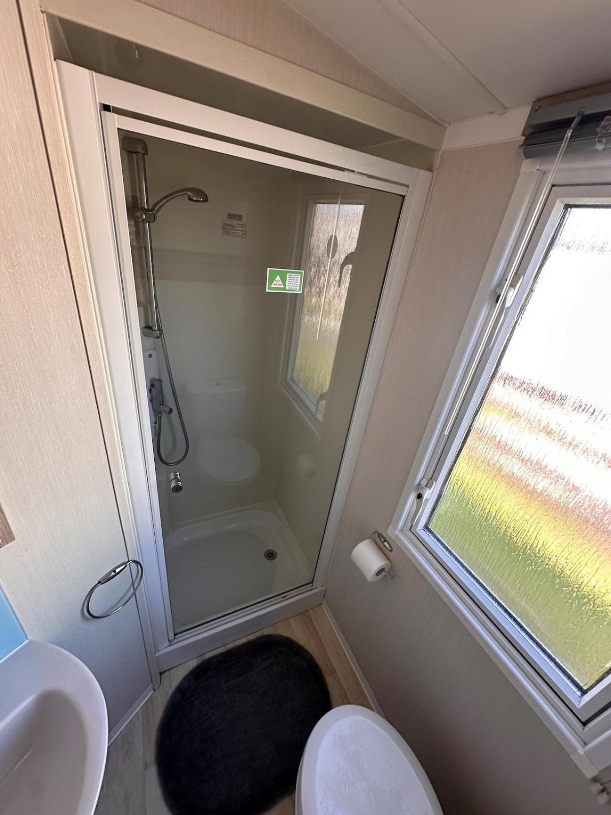 3-Bedroom Swift Caravan - Uddingston, グラスゴー エクステリア 写真