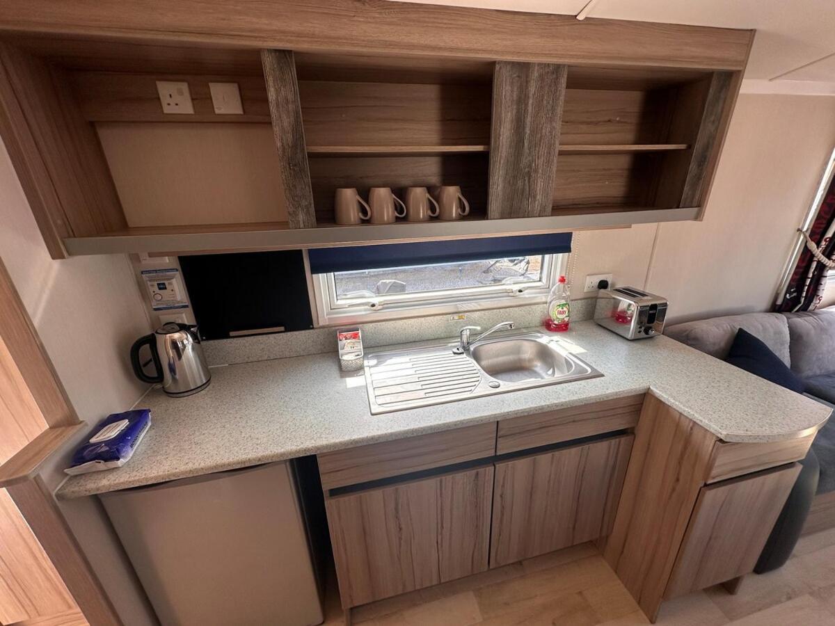 3-Bedroom Swift Caravan - Uddingston, グラスゴー エクステリア 写真